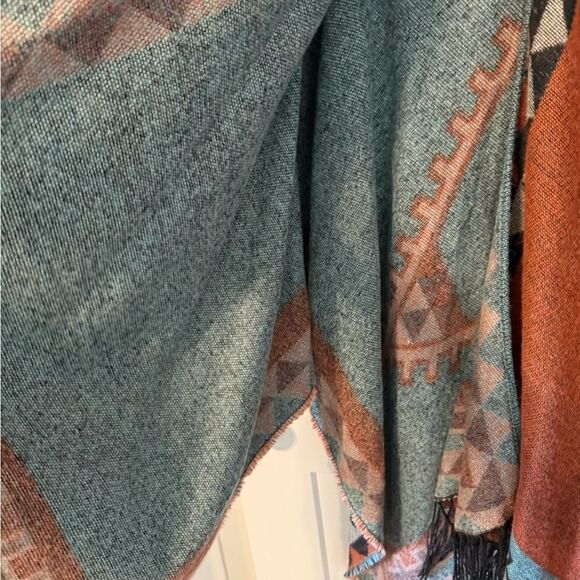 WOMENS WESTERN PONCHO - Picture 4 of 6